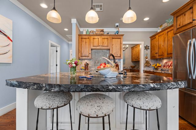 2371 Melody Point Circle, Grove, OK 74344