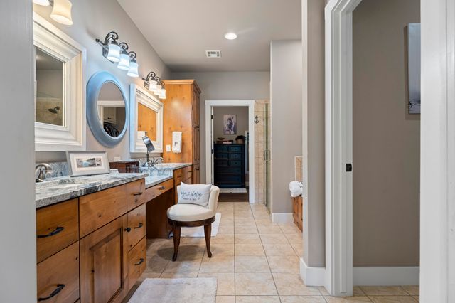 2371 Melody Point Circle, Grove, OK 74344