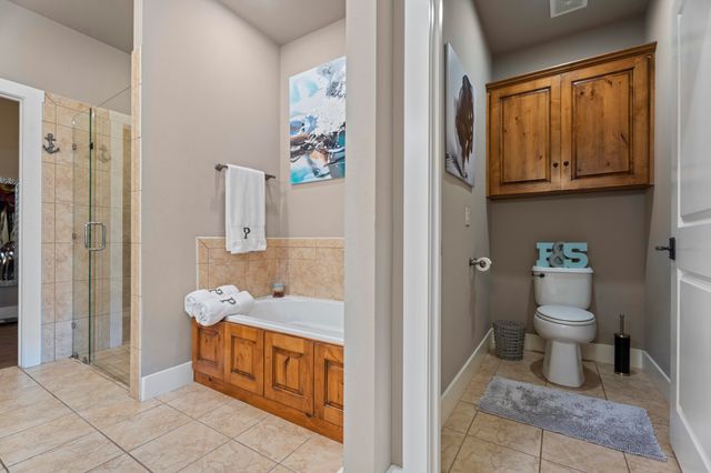 2371 Melody Point Circle, Grove, OK 74344