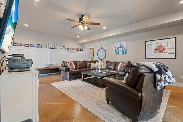 2371 Melody Point Circle, Grove, OK 74344