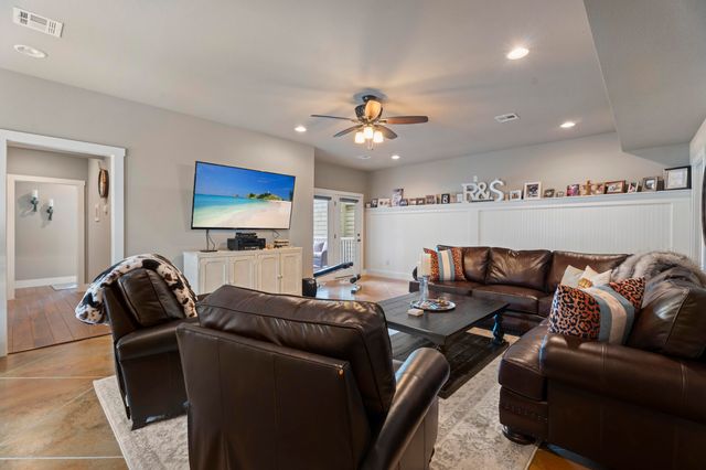 2371 Melody Point Circle, Grove, OK 74344
