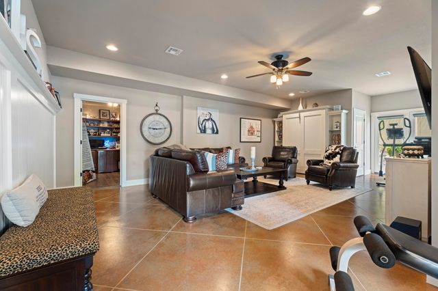 2371 Melody Point Circle, Grove, OK 74344