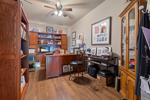 2371 Melody Point Circle, Grove, OK 74344