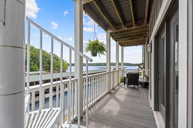 2371 Melody Point Circle, Grove, OK 74344