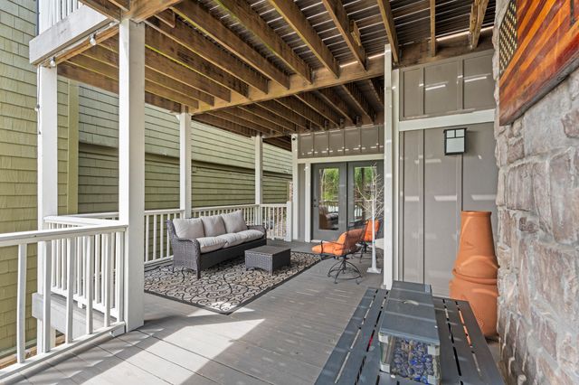 2371 Melody Point Circle, Grove, OK 74344
