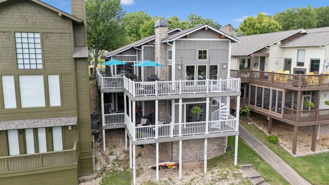 2371 Melody Point Circle, Grove, OK 74344
