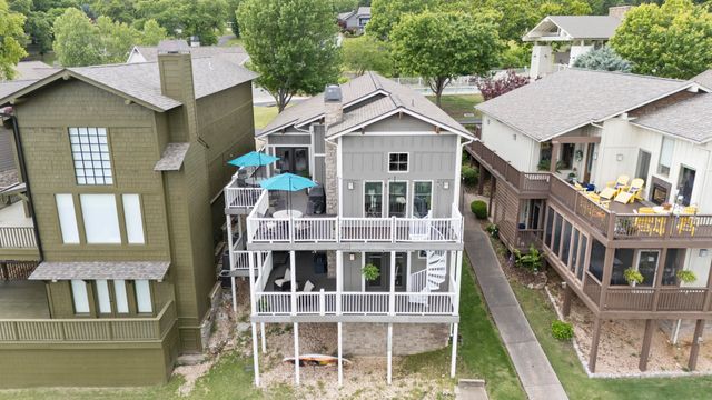 2371 Melody Point Circle, Grove, OK 74344
