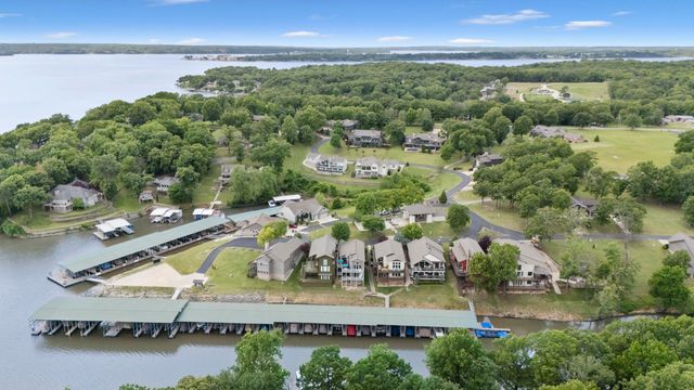 2371 Melody Point Circle, Grove, OK 74344