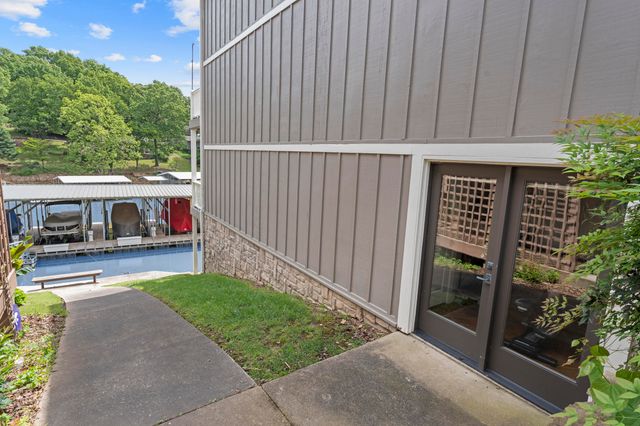 2371 Melody Point Circle, Grove, OK 74344