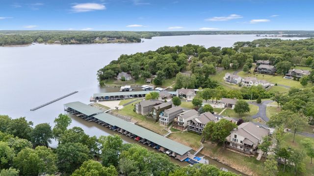 2371 Melody Point Circle, Grove, OK 74344