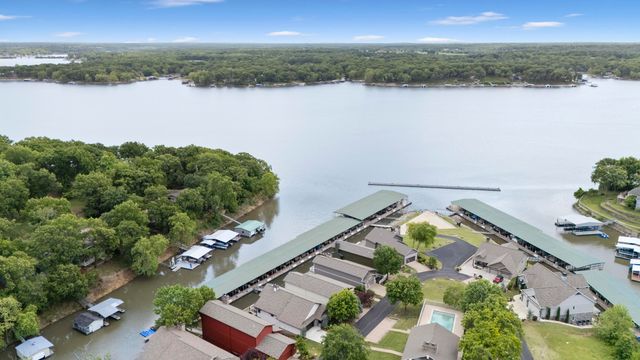 2371 Melody Point Circle, Grove, OK 74344