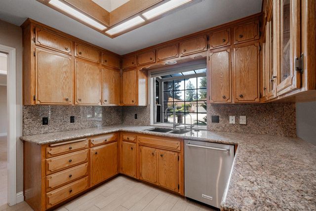 5156 W Minarets Avenue, Fresno, CA 93722
