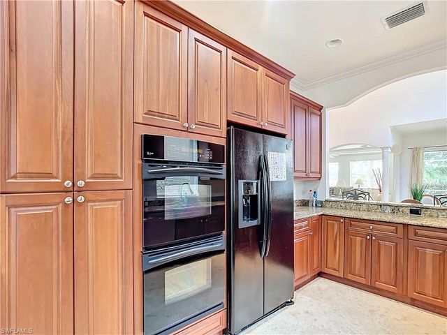 2840 Coco Lakes DR, Naples, FL 34105