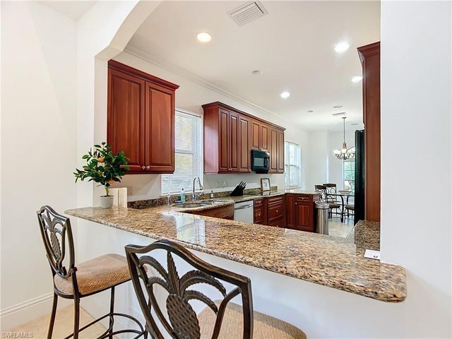 2840 Coco Lakes DR, Naples, FL 34105