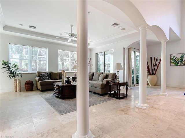 2840 Coco Lakes DR, Naples, FL 34105