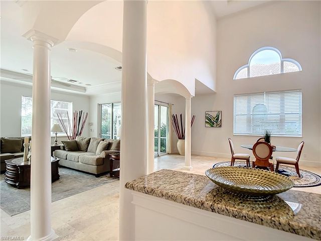 2840 Coco Lakes DR, Naples, FL 34105