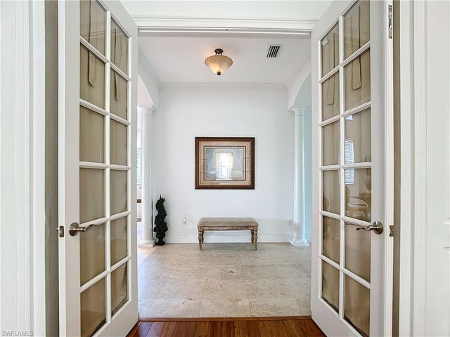 2840 Coco Lakes DR, Naples, FL 34105