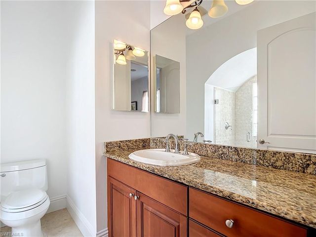 2840 Coco Lakes DR, Naples, FL 34105