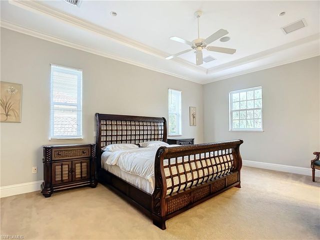 2840 Coco Lakes DR, Naples, FL 34105