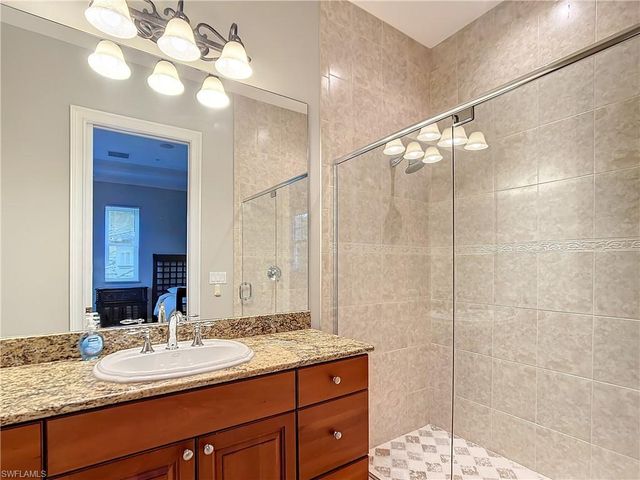 2840 Coco Lakes DR, Naples, FL 34105