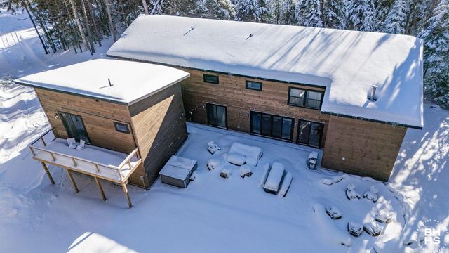 44 Lambs Way, Lake Placid, NY 12946