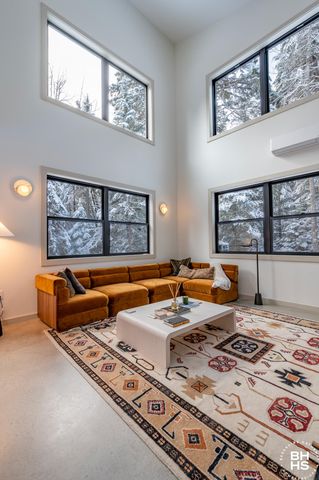 44 Lambs Way, Lake Placid, NY 12946