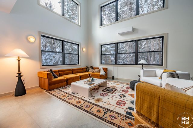 44 Lambs Way, Lake Placid, NY 12946