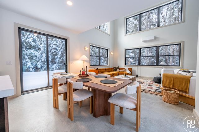 44 Lambs Way, Lake Placid, NY 12946