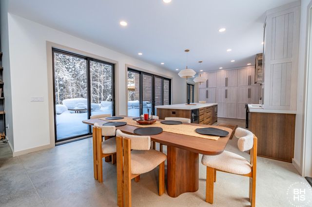 44 Lambs Way, Lake Placid, NY 12946