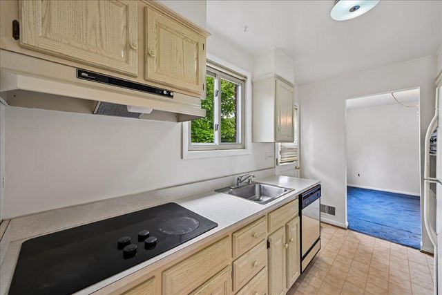 8 KERWOOD CT, Silver Spring, MD 20904
