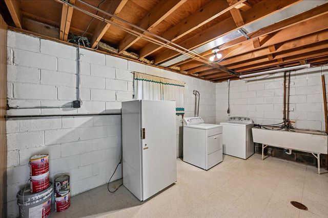 8 KERWOOD CT, Silver Spring, MD 20904