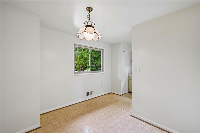 8 KERWOOD CT, Silver Spring, MD 20904