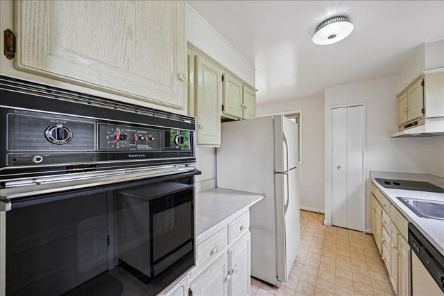8 KERWOOD CT, Silver Spring, MD 20904