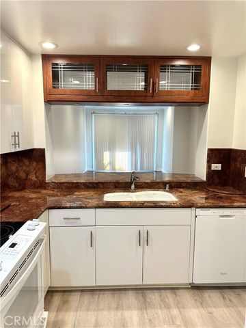 2243 Martin 117, Irvine, CA 92612