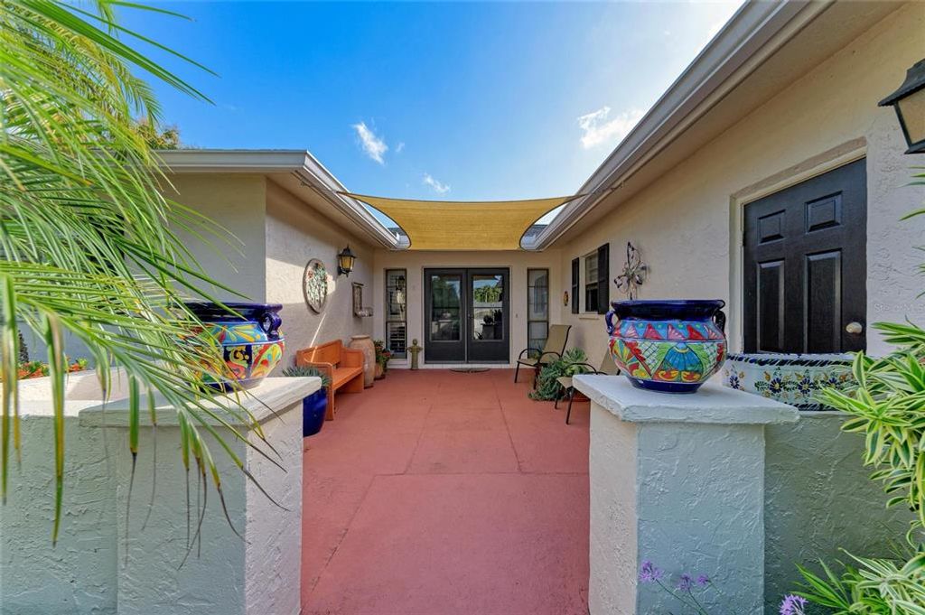 7087 FAIRWAY BEND CIRCLE, Sarasota, FL 34243