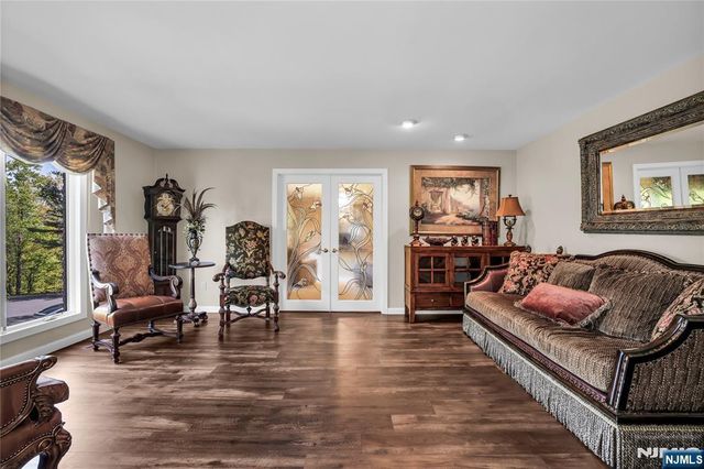70 Forest Hills, Cedar Grove, NJ 07009