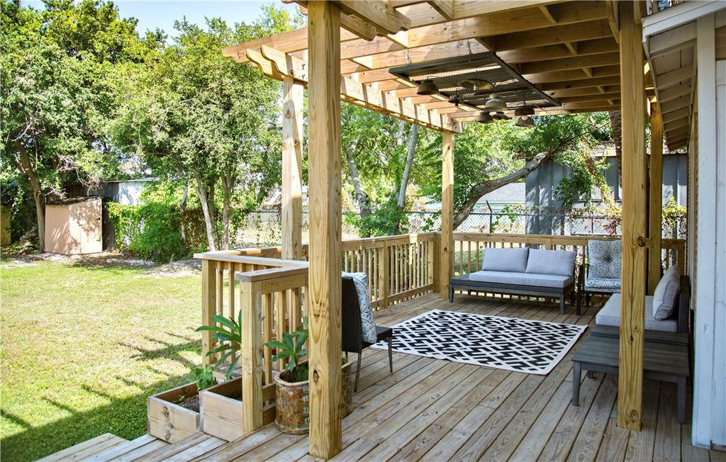 1318 N Mesquite St, Corpus Christi, TX 78401 — photo 2