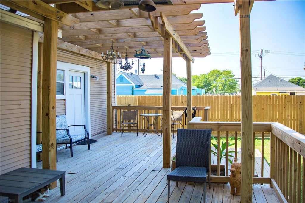 1318 N Mesquite St, Corpus Christi, TX 78401 — photo 3