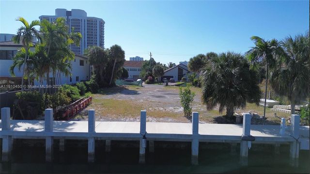 460 Holiday Dr, Hallandale Beach, FL 33009