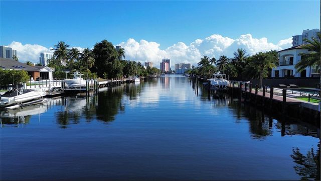 460 Holiday Dr, Hallandale Beach, FL 33009