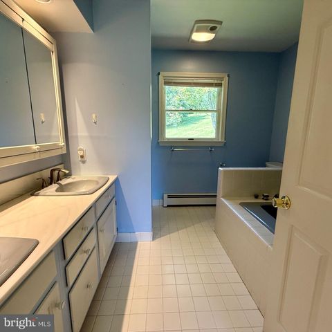 210 WINDY HILL RD, Downingtown, PA 19335
