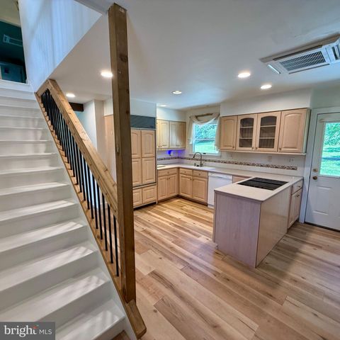 210 WINDY HILL RD, Downingtown, PA 19335