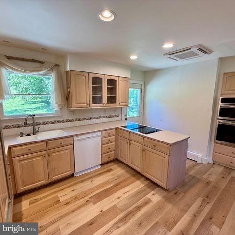 210 WINDY HILL RD, Downingtown, PA 19335