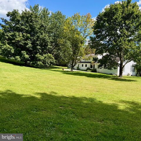 210 WINDY HILL RD, Downingtown, PA 19335