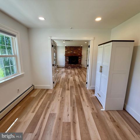 210 WINDY HILL RD, Downingtown, PA 19335