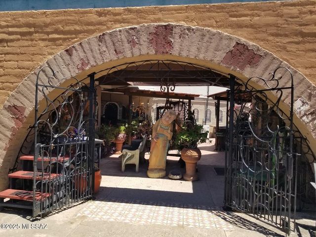 5 Hesselbarth Lane, Tubac, AZ 85646