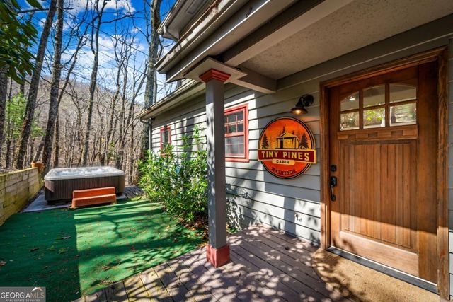 240 Mountain View Court, Ellijay, GA 30536