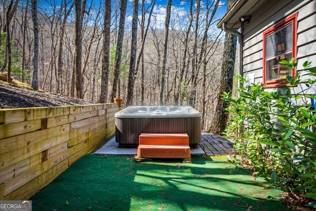240 Mountain View Court, Ellijay, GA 30536
