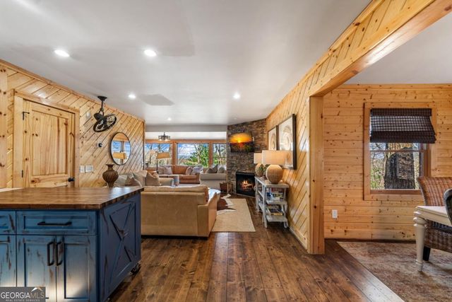 240 Mountain View Court, Ellijay, GA 30536