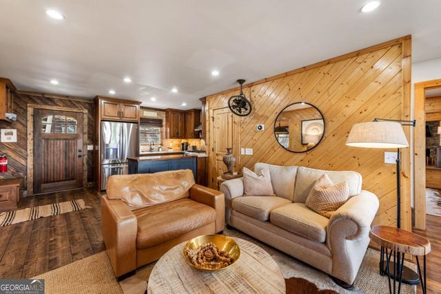 240 Mountain View Court, Ellijay, GA 30536